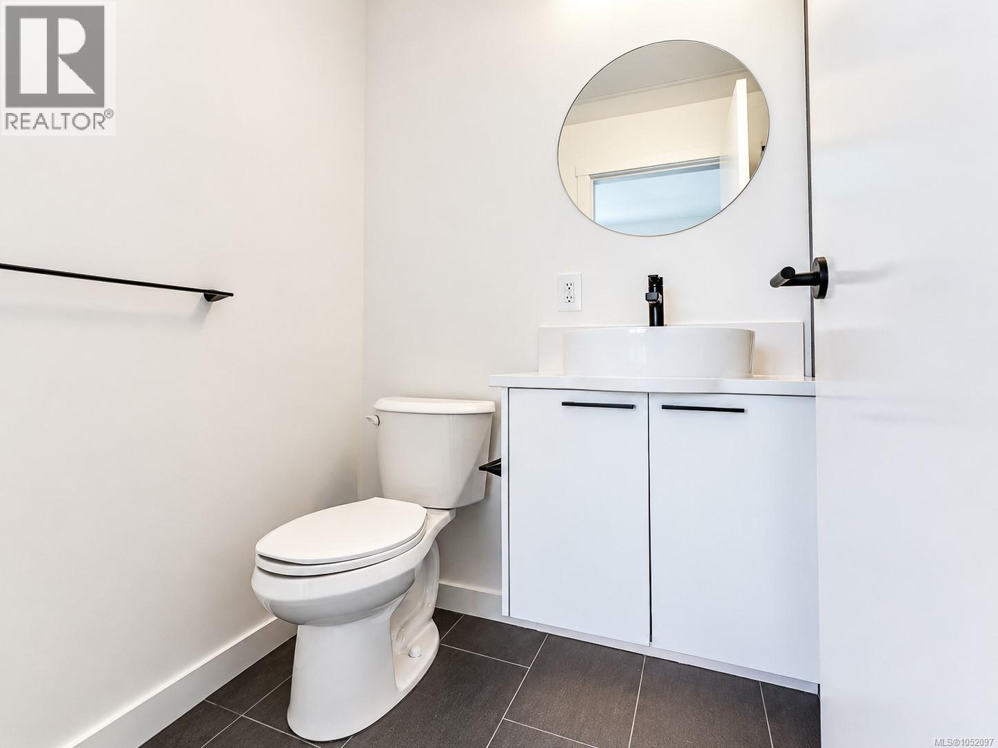 609 1075 Tillicum Rd Property Photo 15