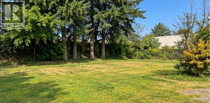 2480 Island Hwy Property Photo 4