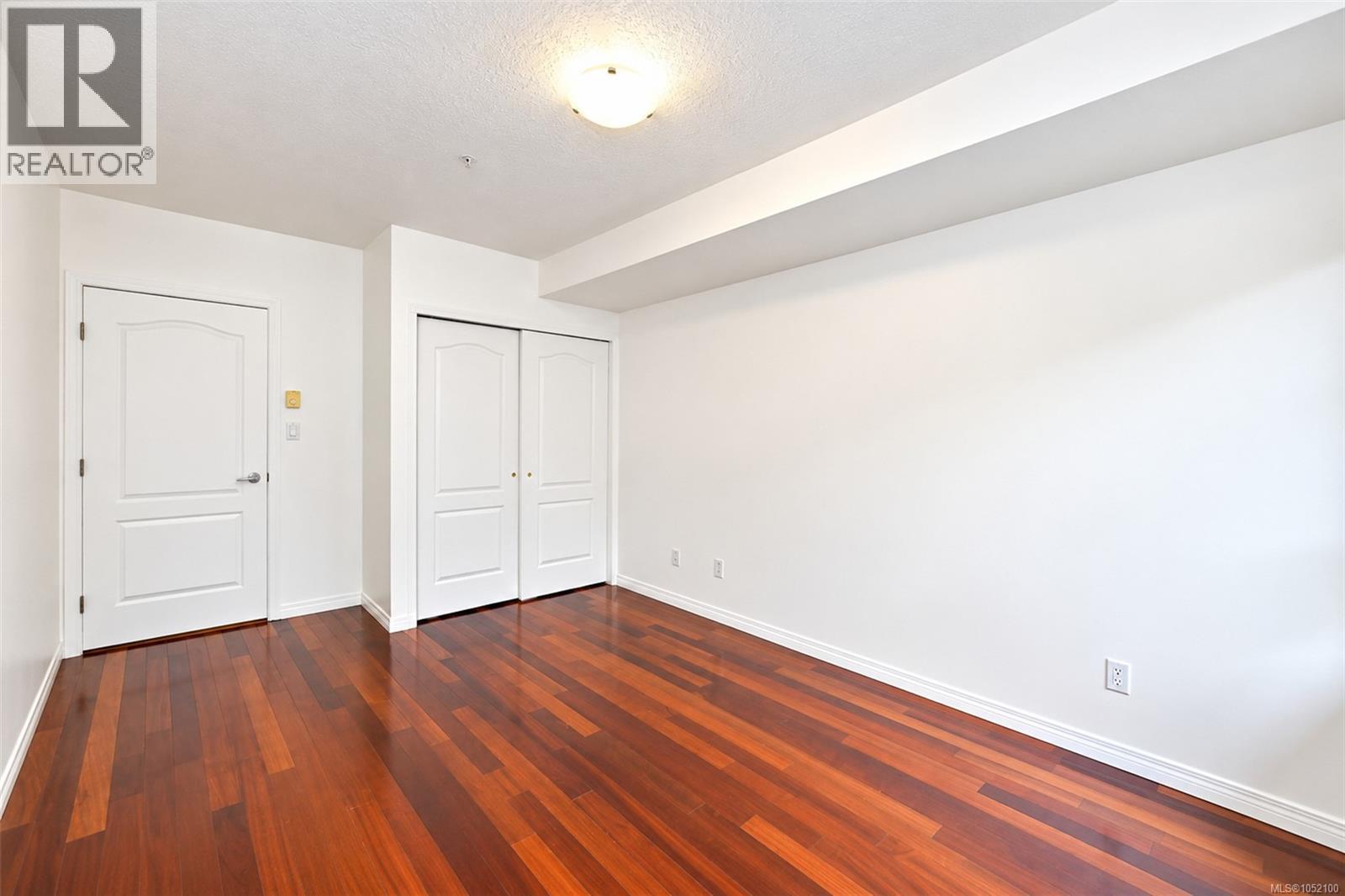 109 380 Waterfront Cres Property Photo 13