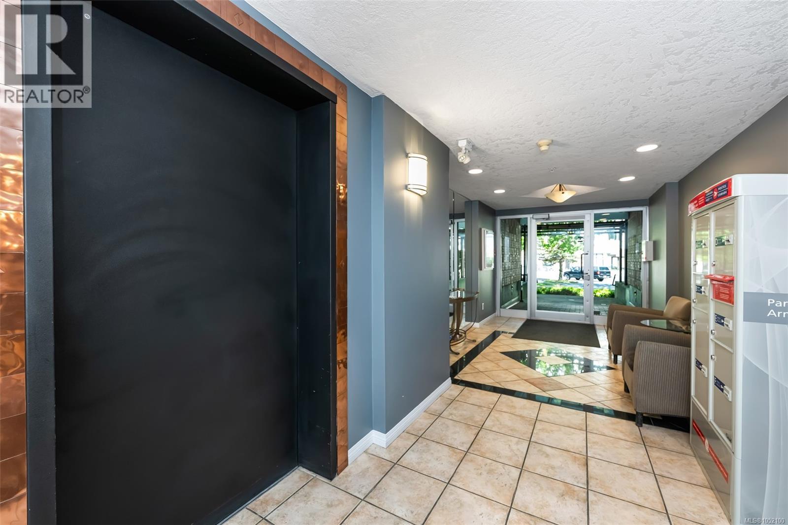 109 380 Waterfront Cres Property Photo 32