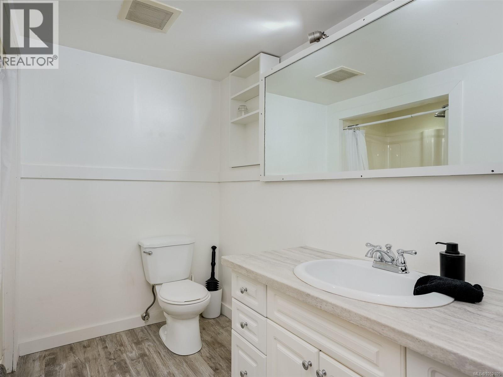 7949 East Saanich Rd Property Photo 23