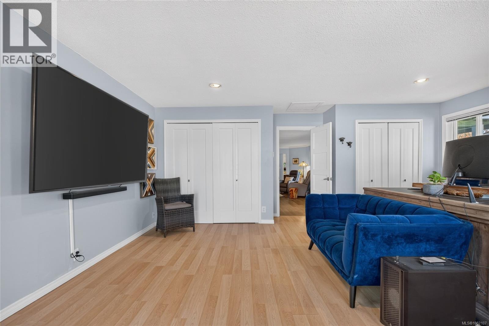 4291 Burbank Cres Property Photo 17