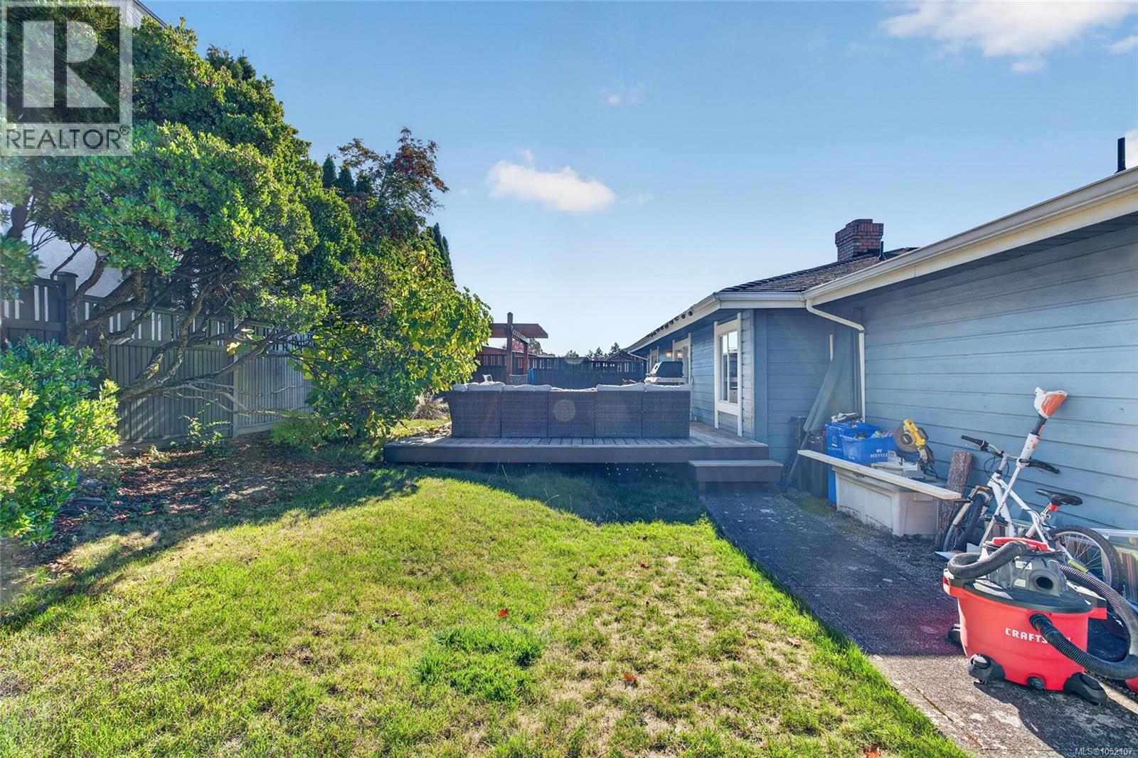 4291 Burbank Cres Property Photo 37