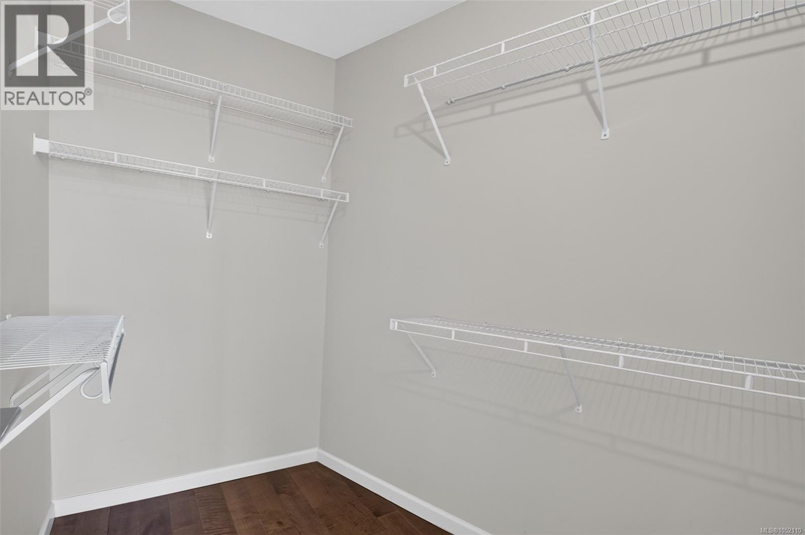 805 160 Wilson St Property Photo 28