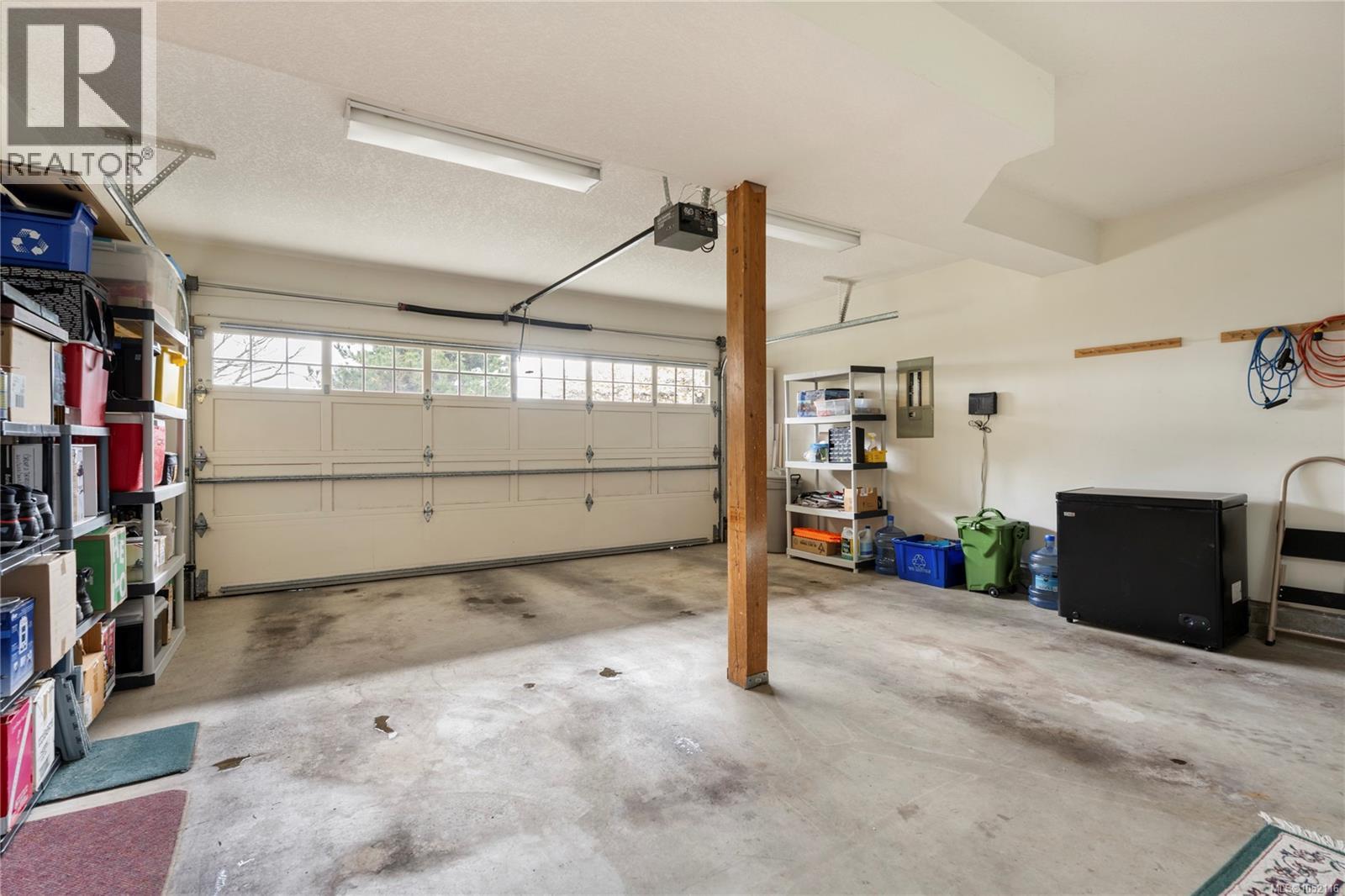 3255 Folkestone Dr Property Photo 29