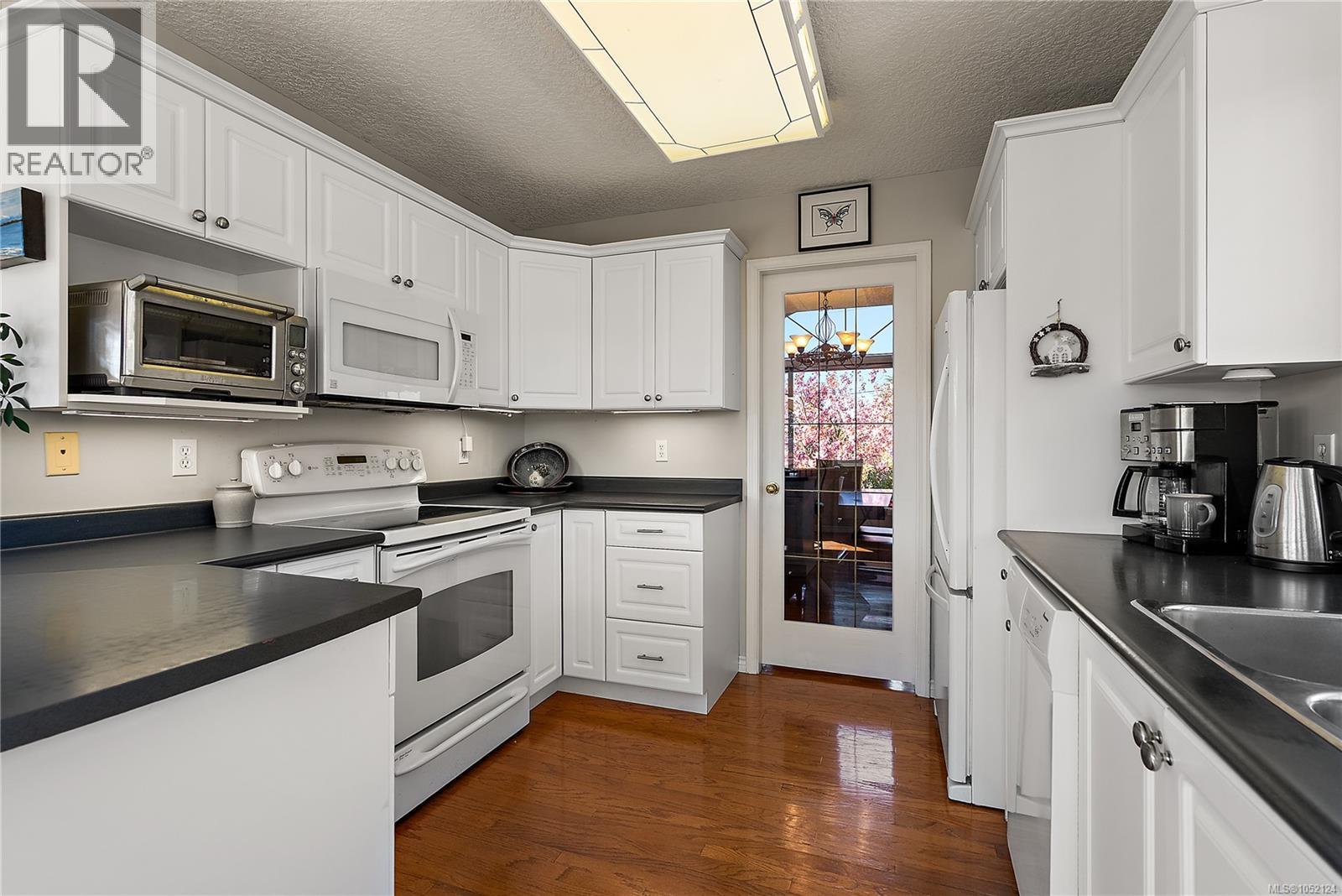 10347 Bowerbank Rd W Property Photo 20
