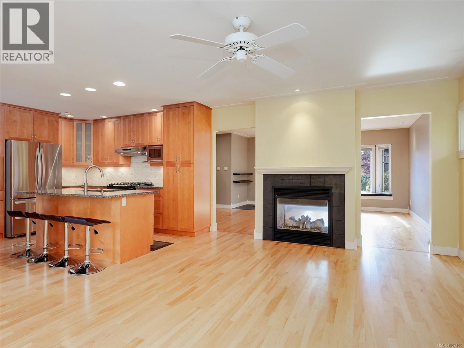 1158 Hadfield Ave Property Photo 3
