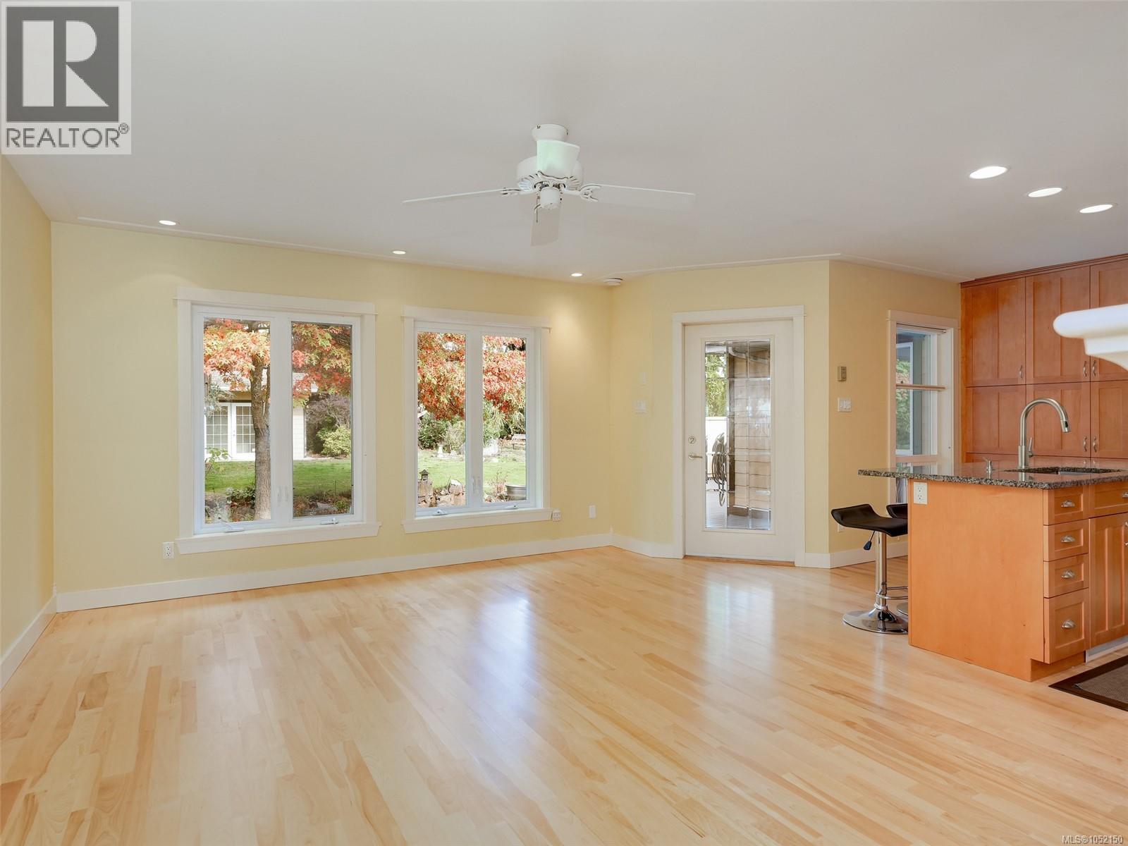 1158 Hadfield Ave Property Photo 7