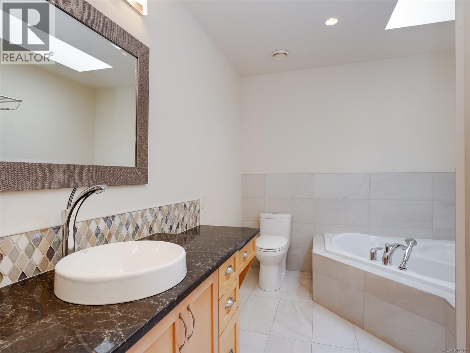 1158 Hadfield Ave Property Photo 14
