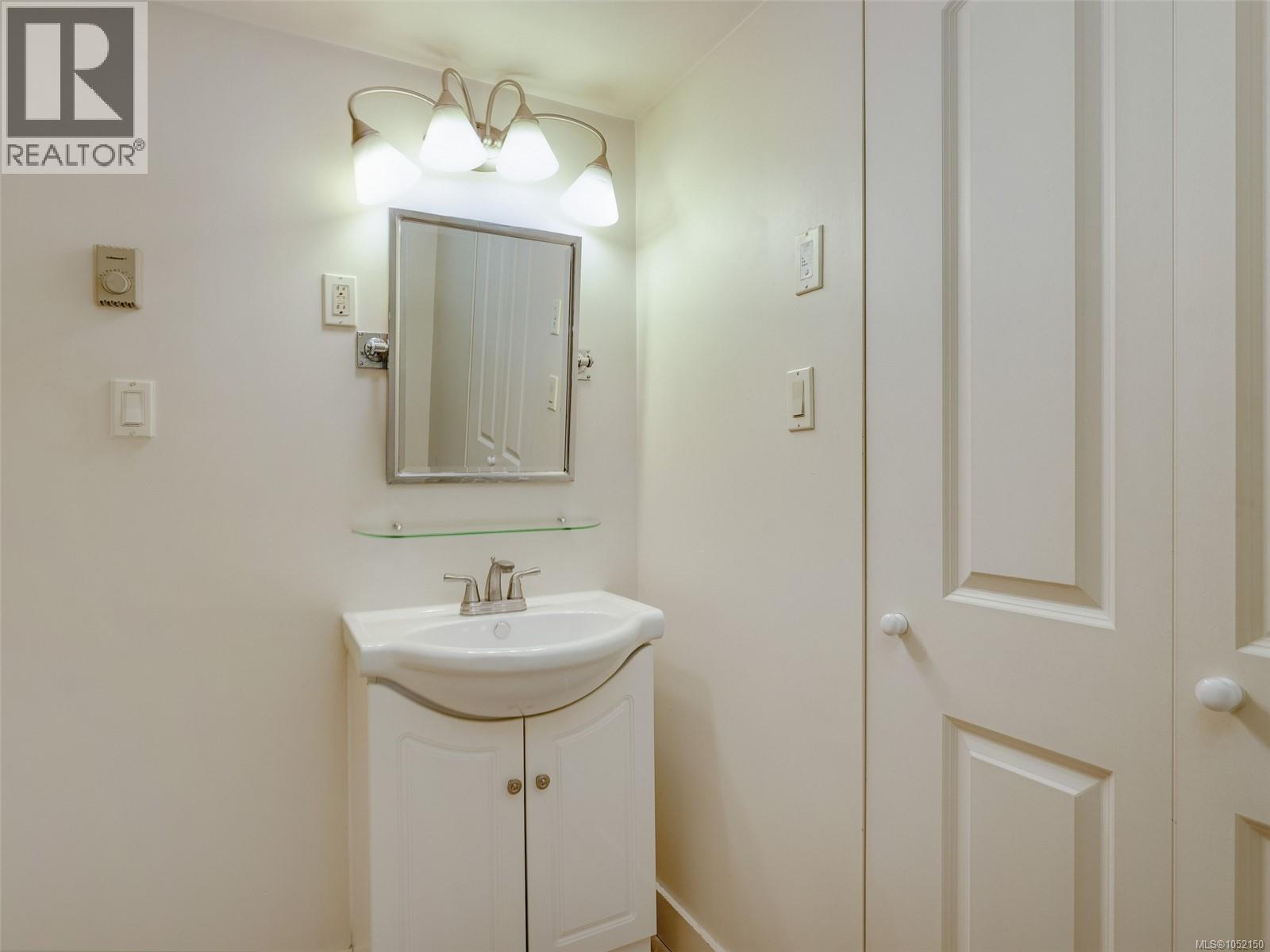 1158 Hadfield Ave Property Photo 23
