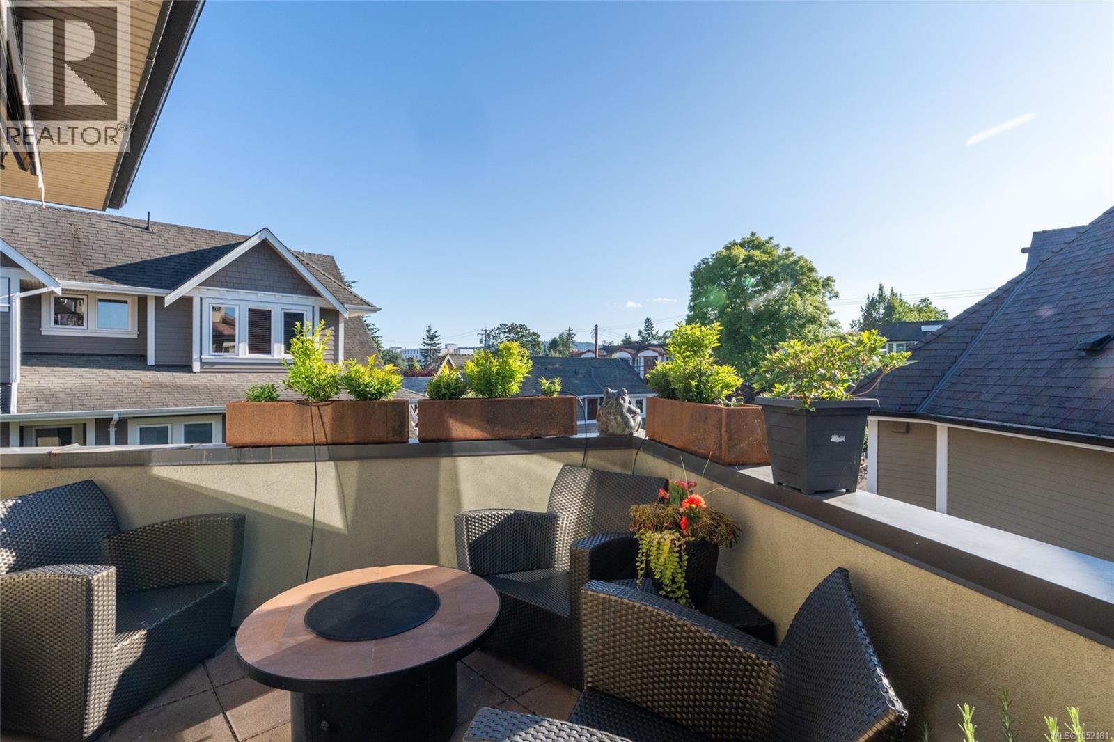 201 9949 Third St Property Photo 37
