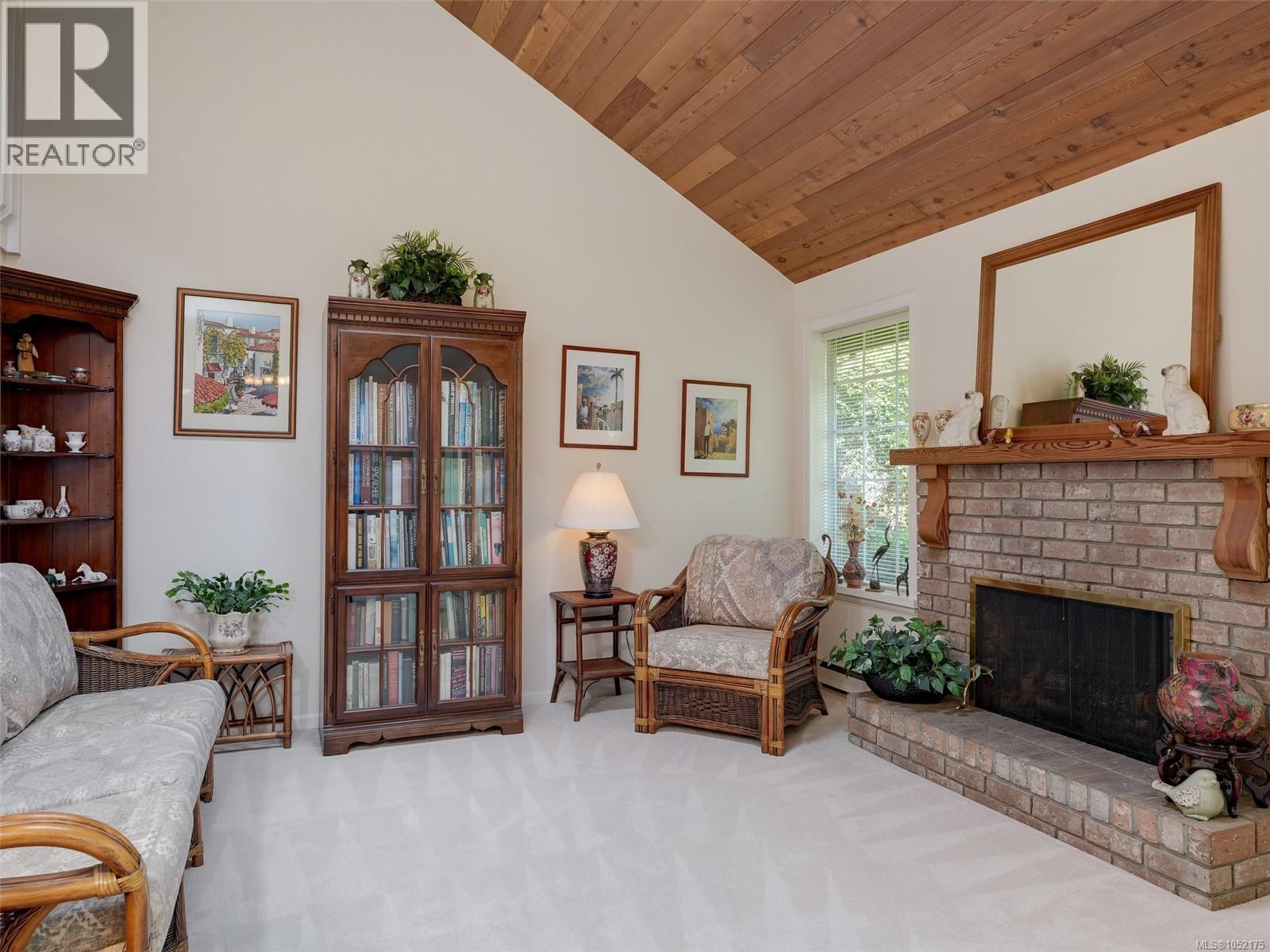 10 2566 Penrhyn St Property Photo 3