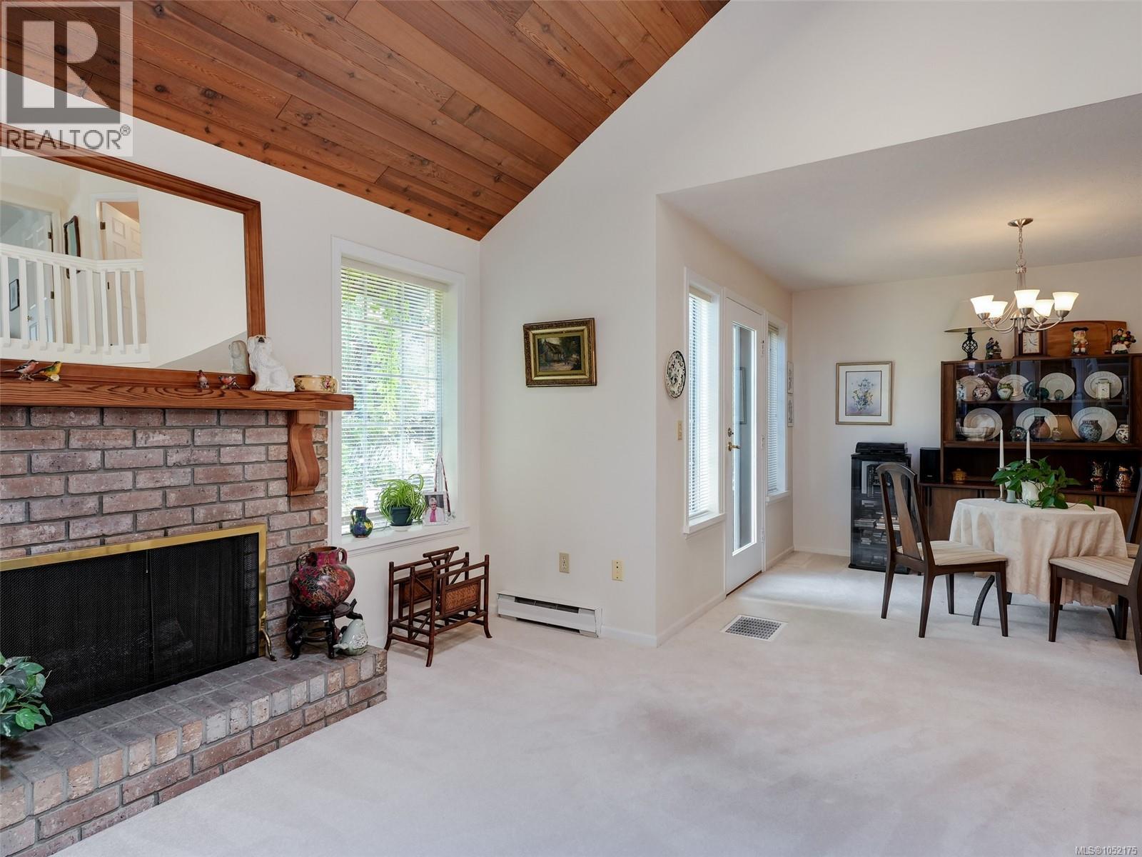 10 2566 Penrhyn St Property Photo 4