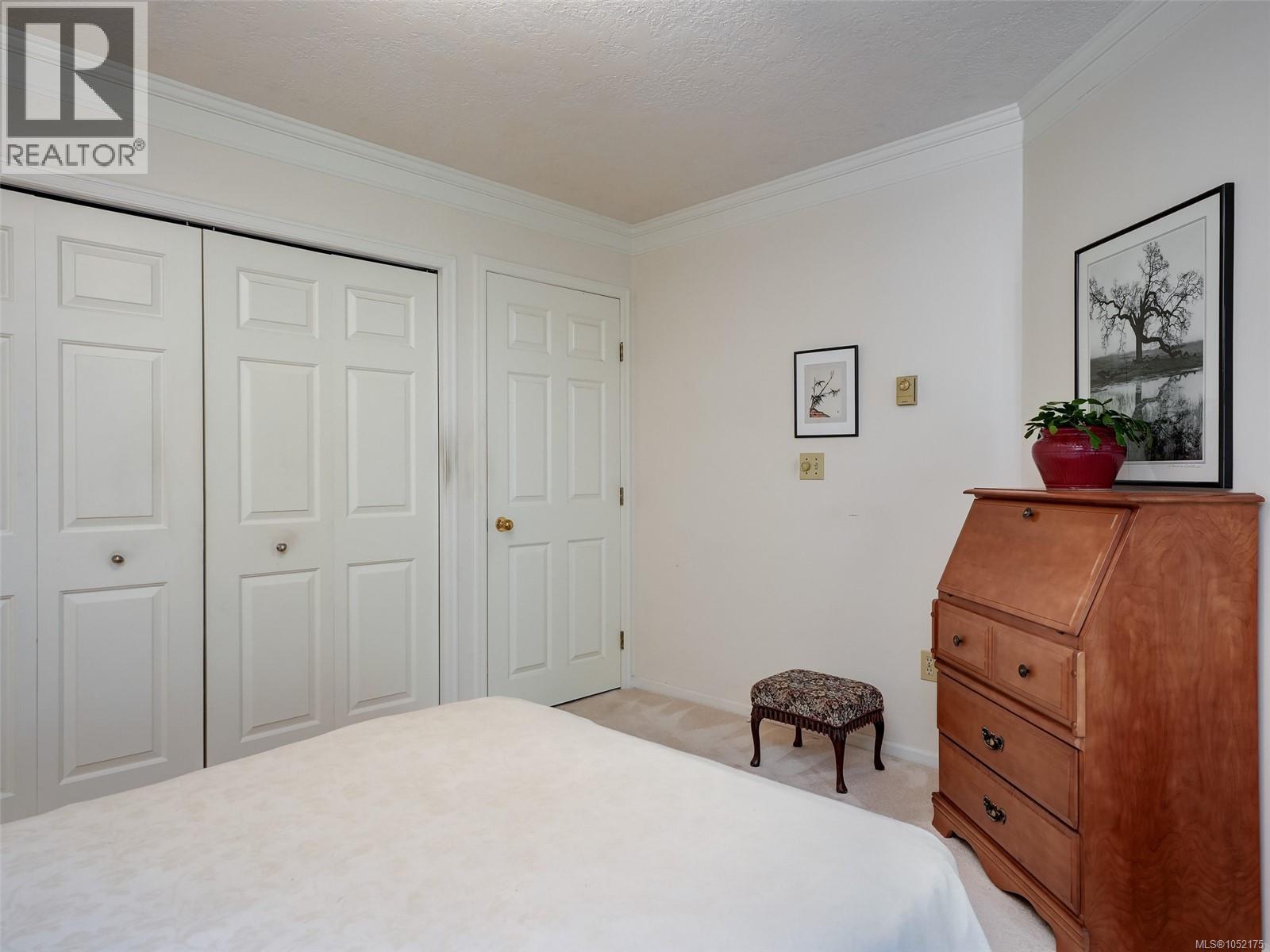 10 2566 Penrhyn St Property Photo 11