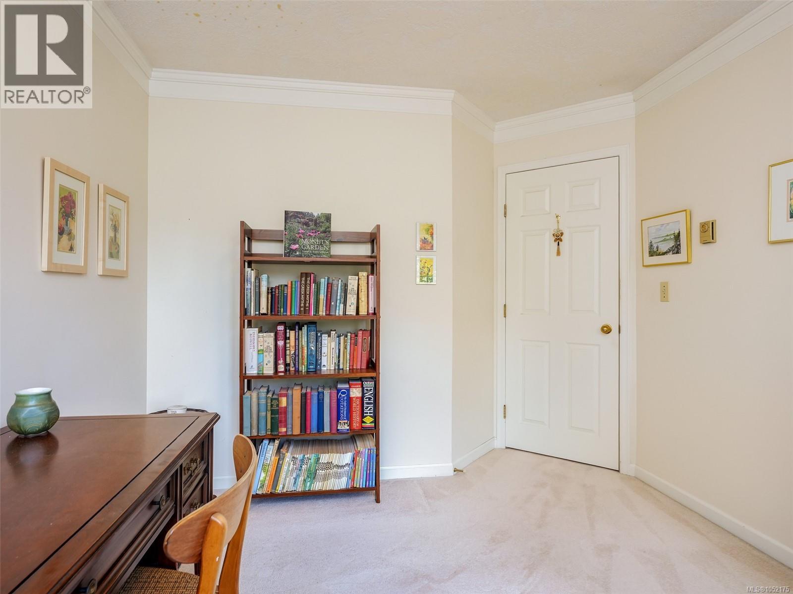 10 2566 Penrhyn St Property Photo 18