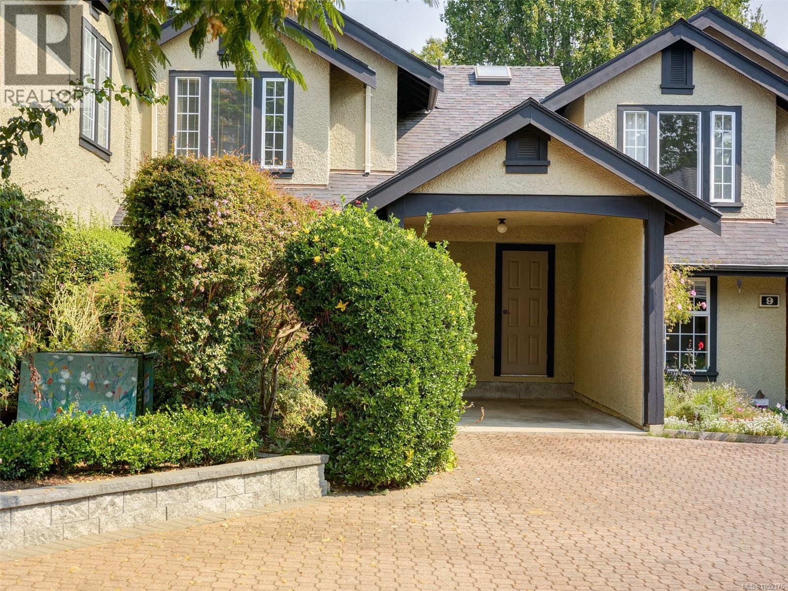 10 2566 Penrhyn St Property Photo 27