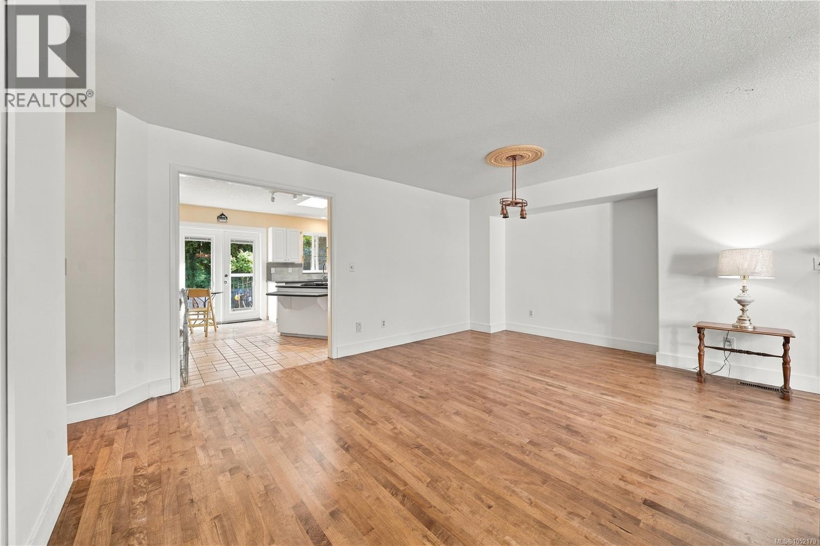 832 Parkside Way Property Photo 11