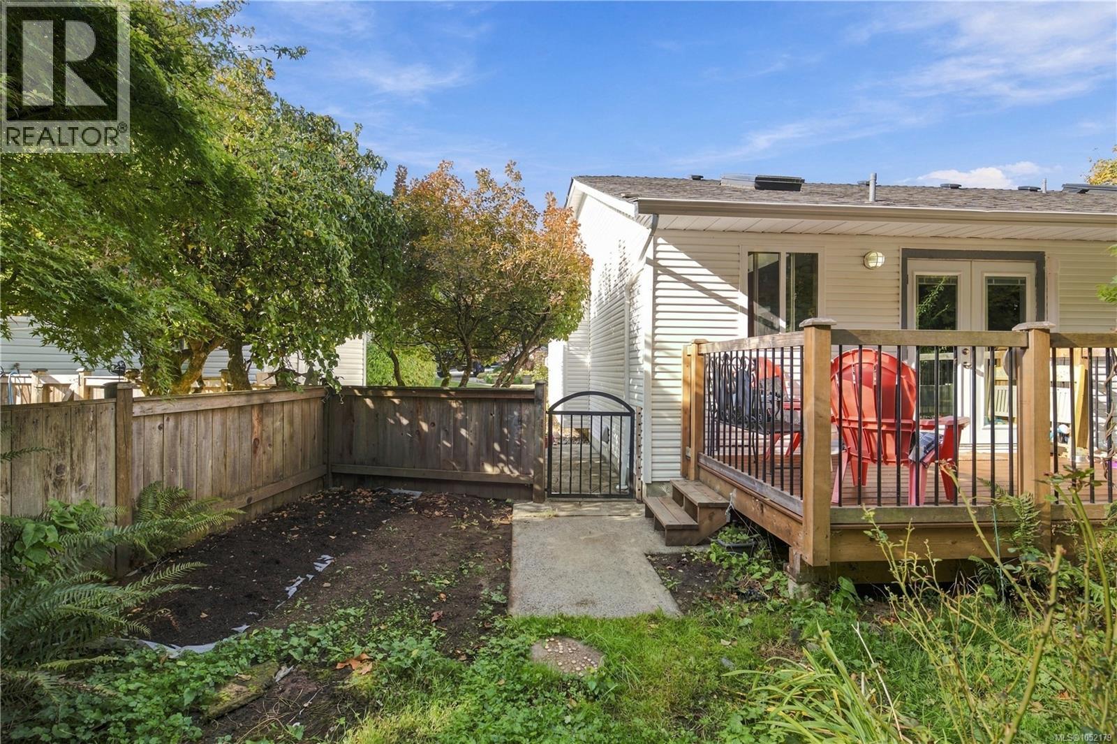 832 Parkside Way Property Photo 39
