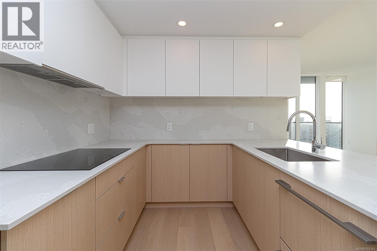 1010 1100 Yates St Property Photo 11