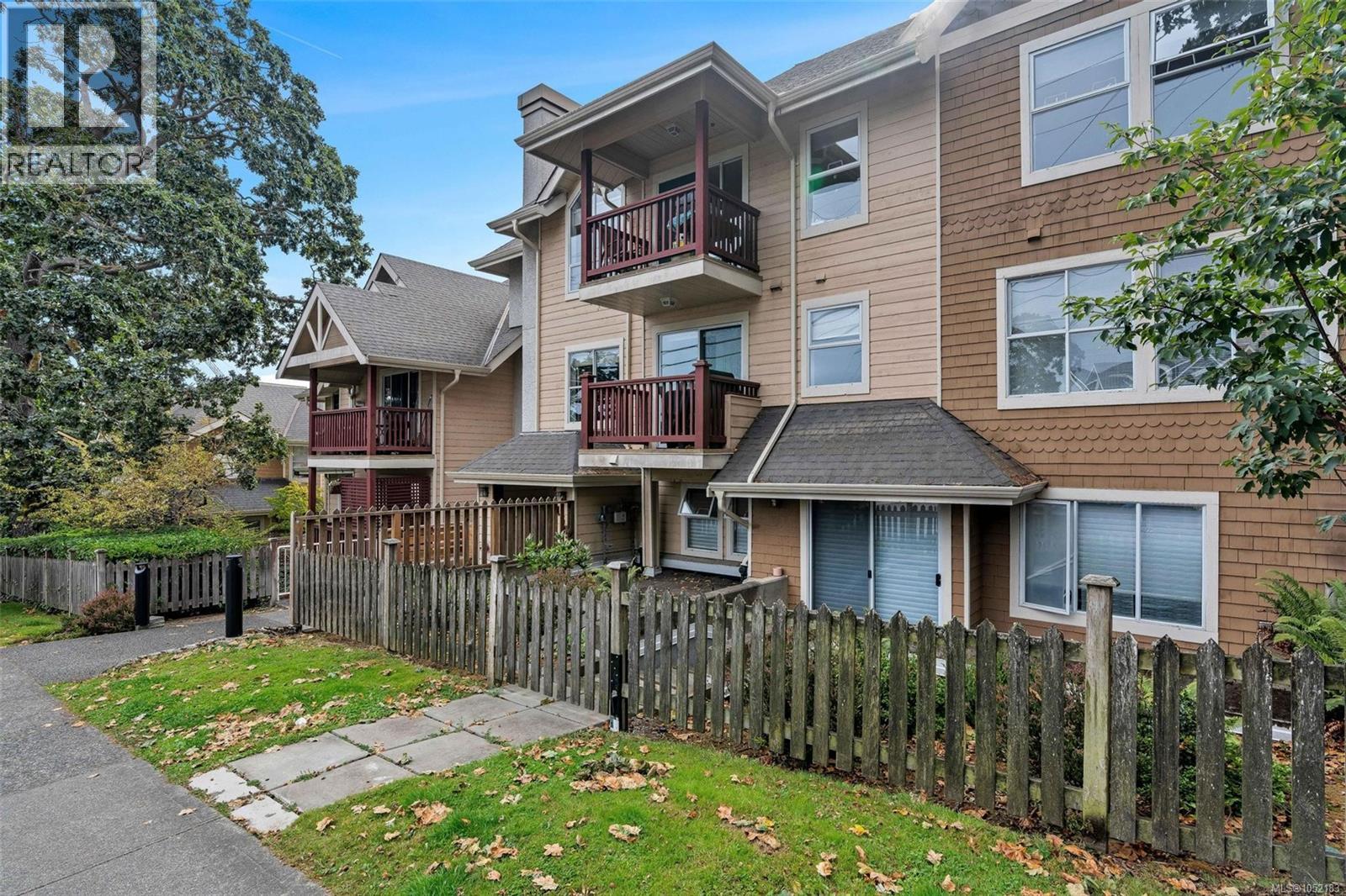 305 1593 Begbie St Property Photo 1