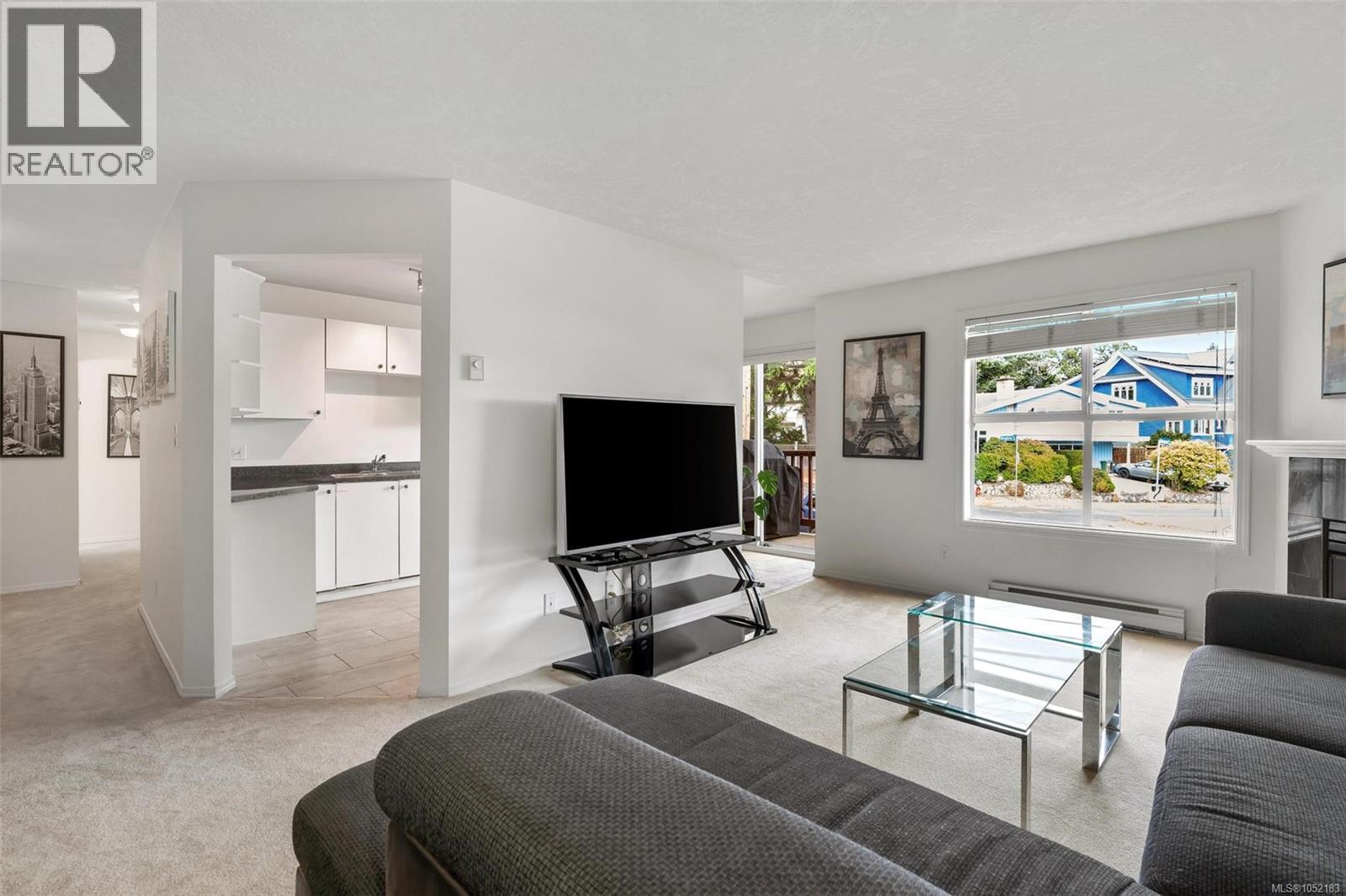 305 1593 Begbie St Property Photo 4