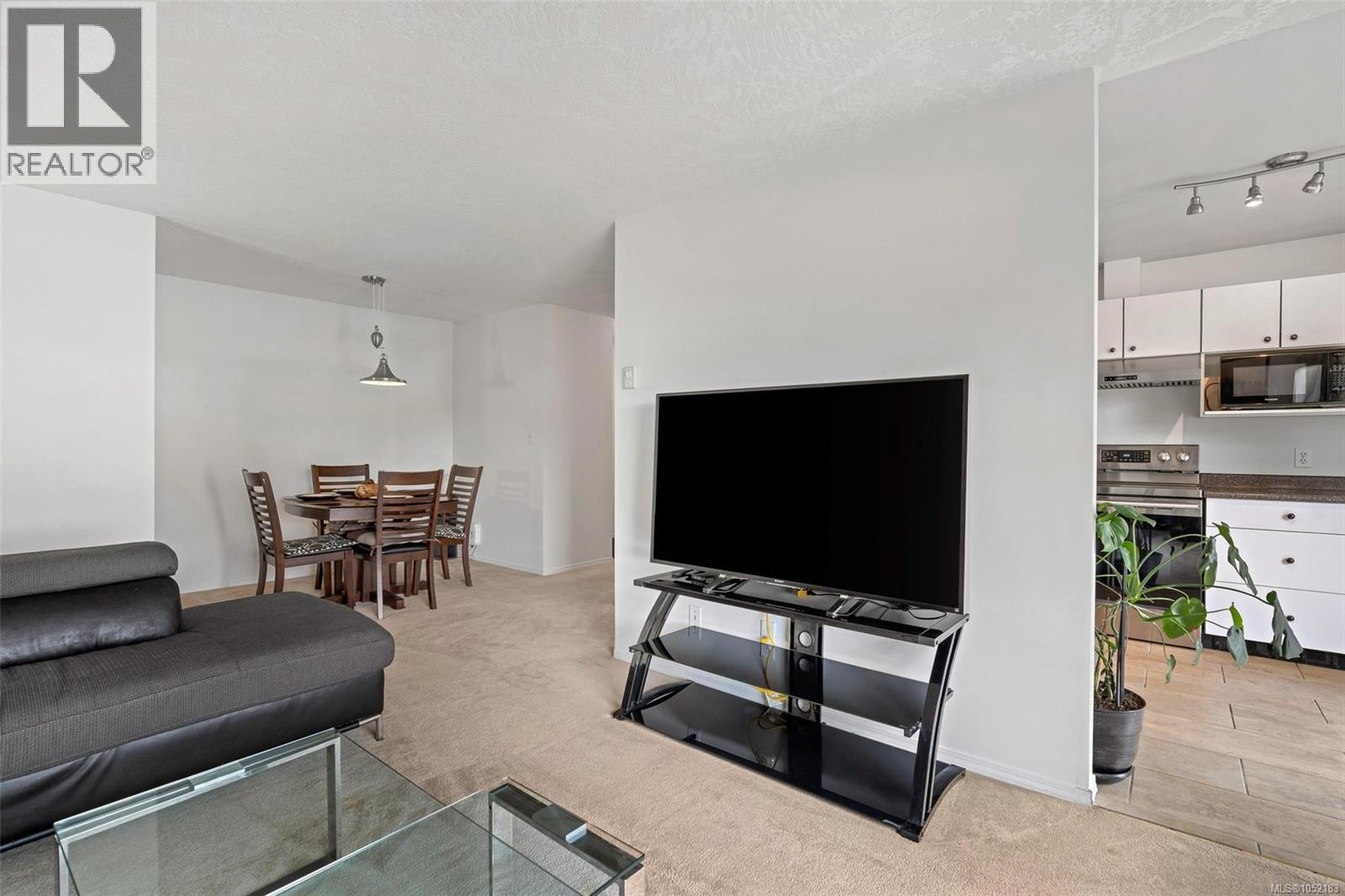 305 1593 Begbie St Property Photo 8