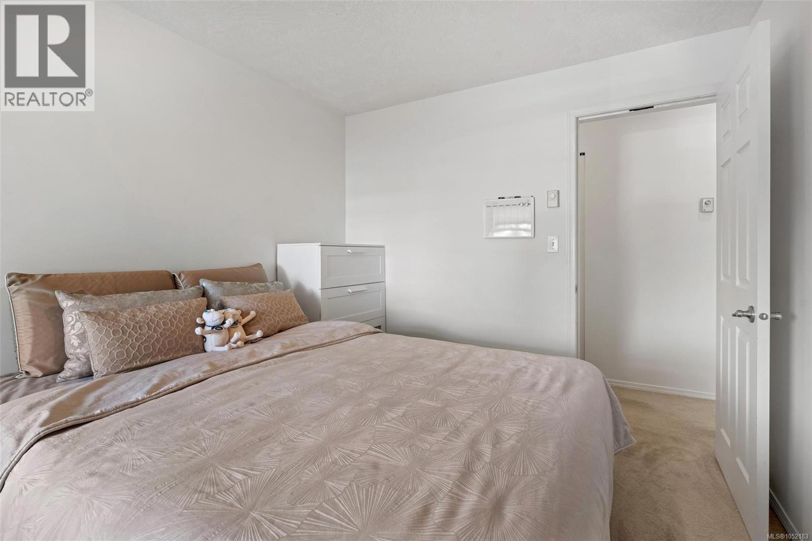 305 1593 Begbie St Property Photo 22