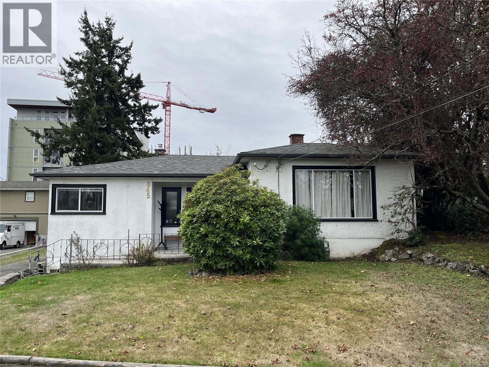 845 Old Esquimalt Rd Property Photo 9