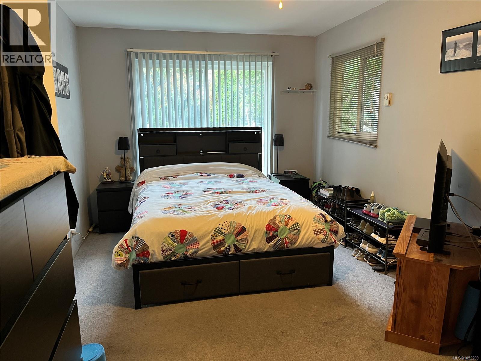 845 Old Esquimalt Rd Property Photo 16