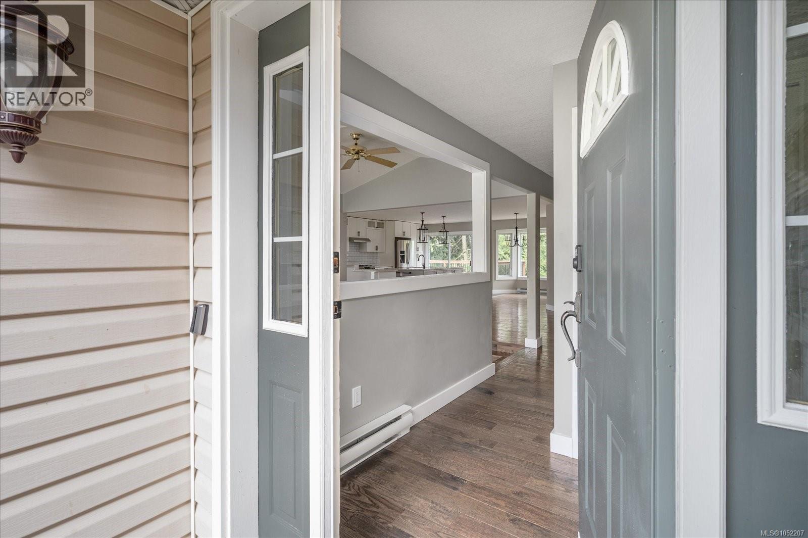 5701 Malibu Terr Property Photo 3