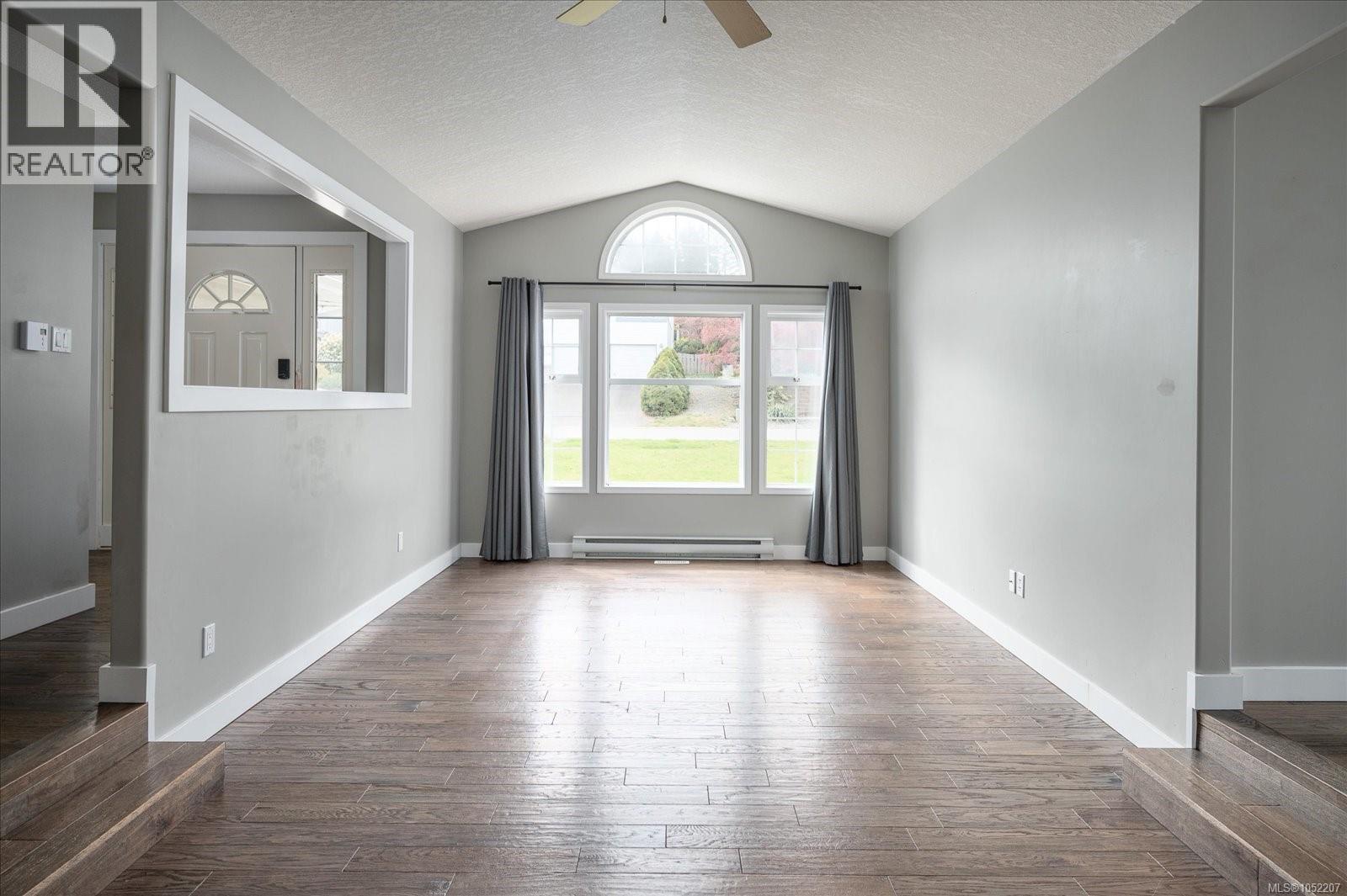 5701 Malibu Terr Property Photo 6