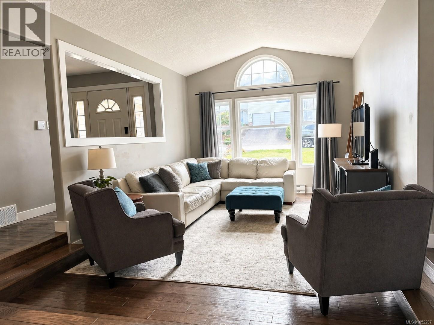 5701 Malibu Terr Property Photo 7