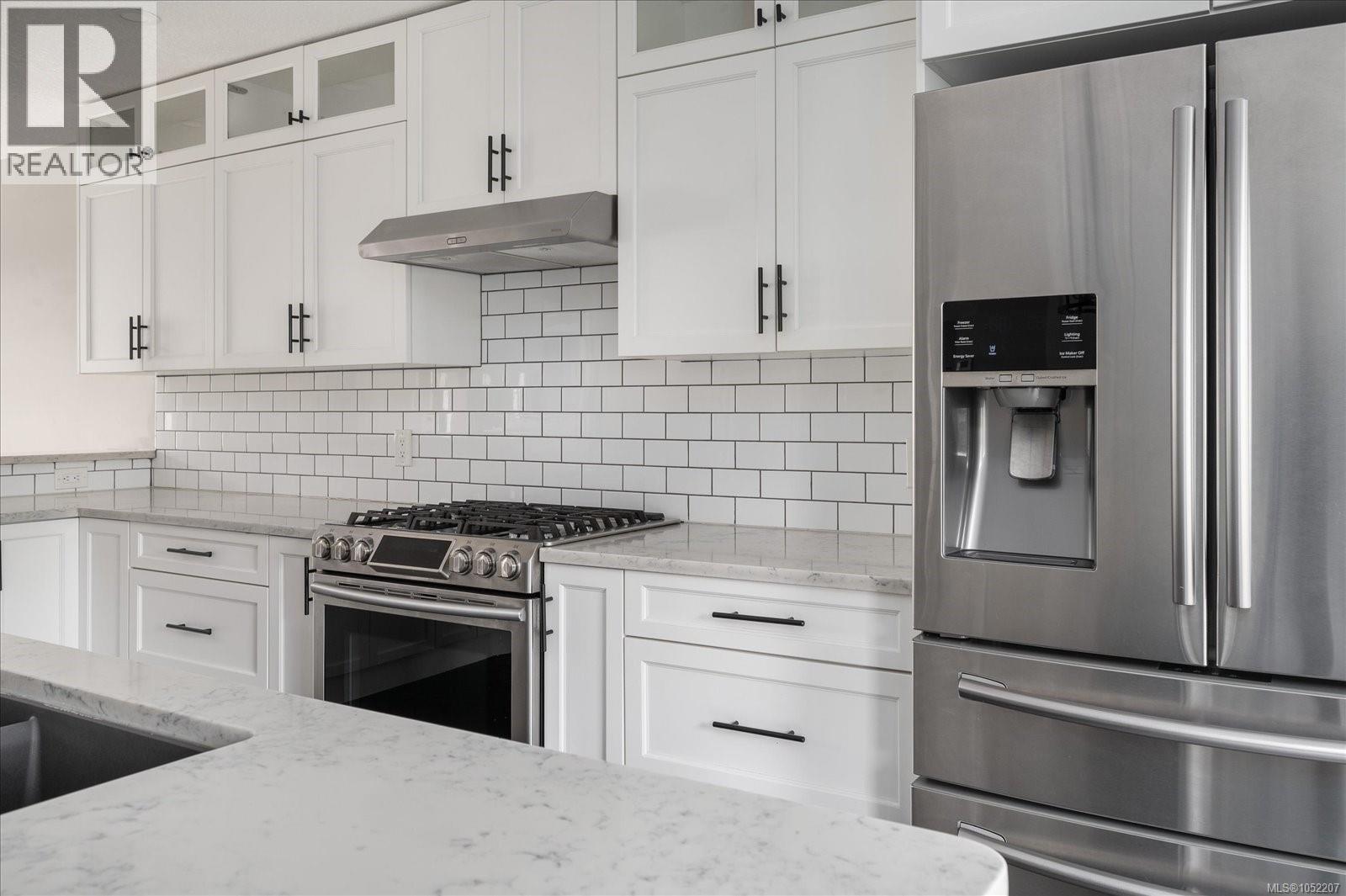 5701 Malibu Terr Property Photo 14