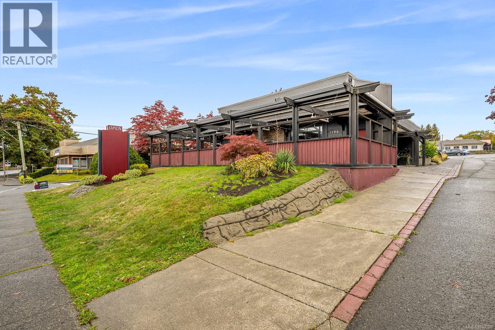 1175 Cliffe Ave Property Photo 4