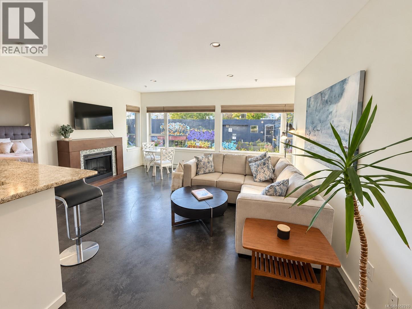 201 848 Mason St Property Photo 3