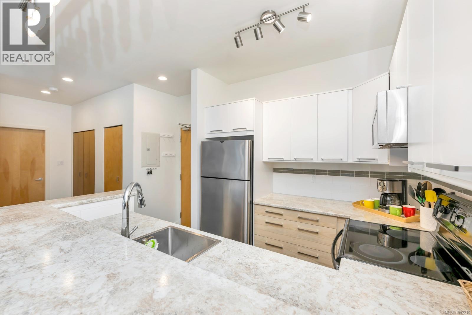 201 848 Mason St Property Photo 6
