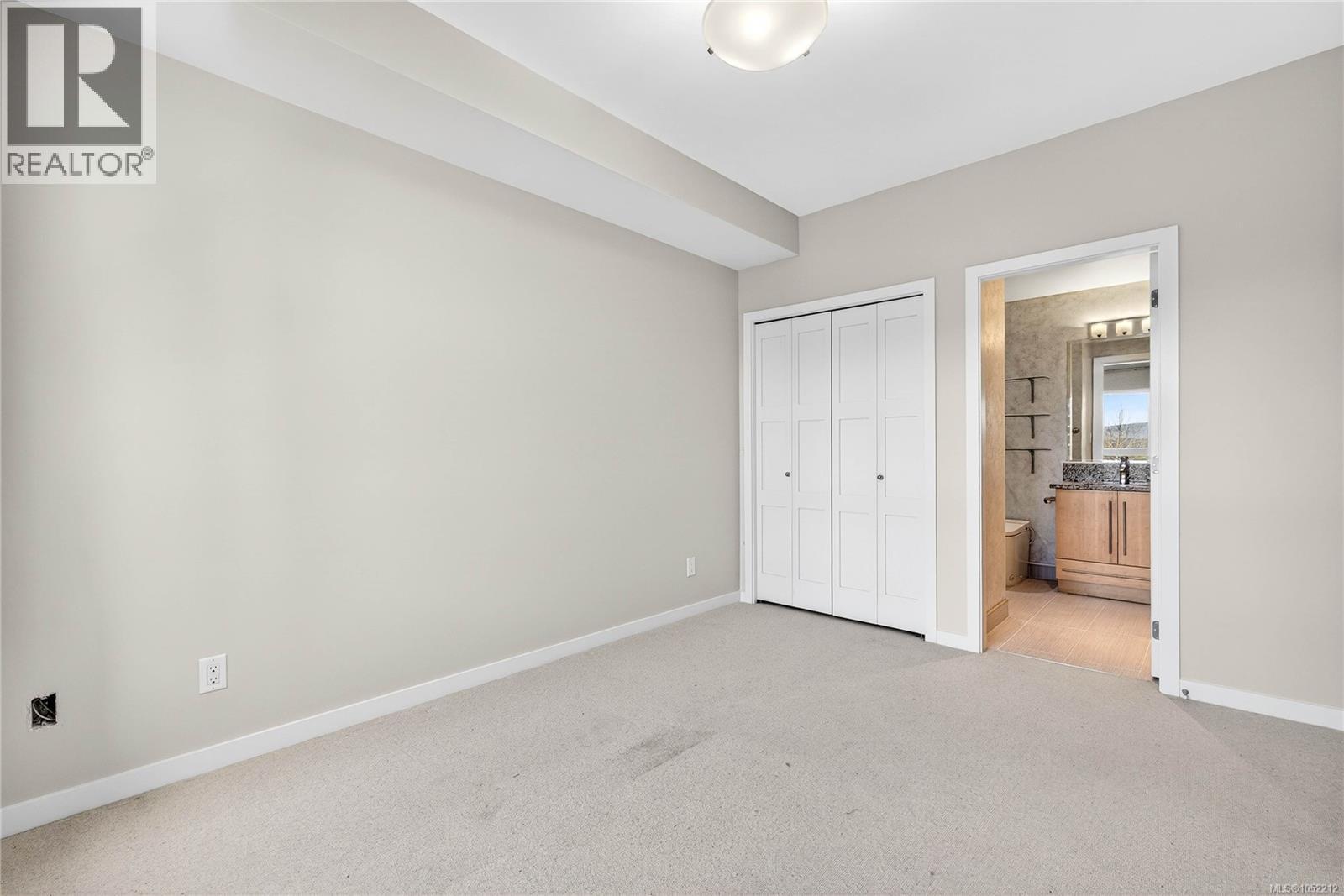202 6591 Lincroft Rd Property Photo 28