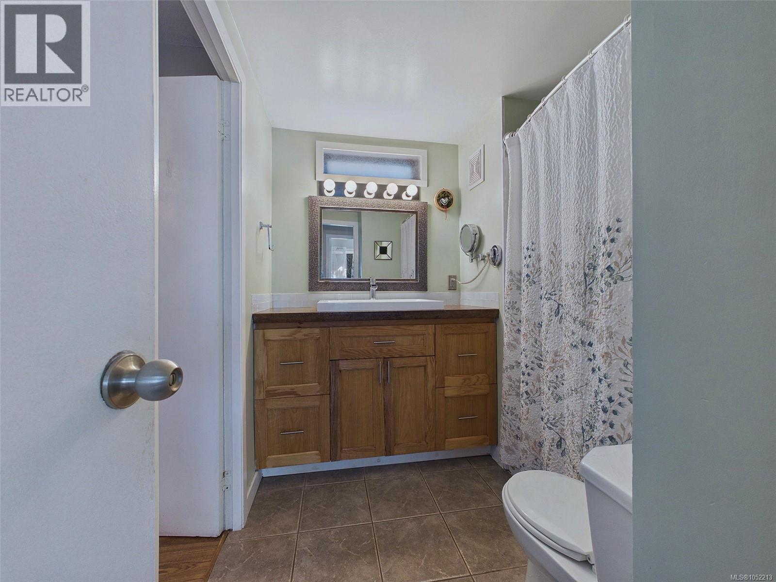 30 1201 Craigflower Rd Property Photo 13