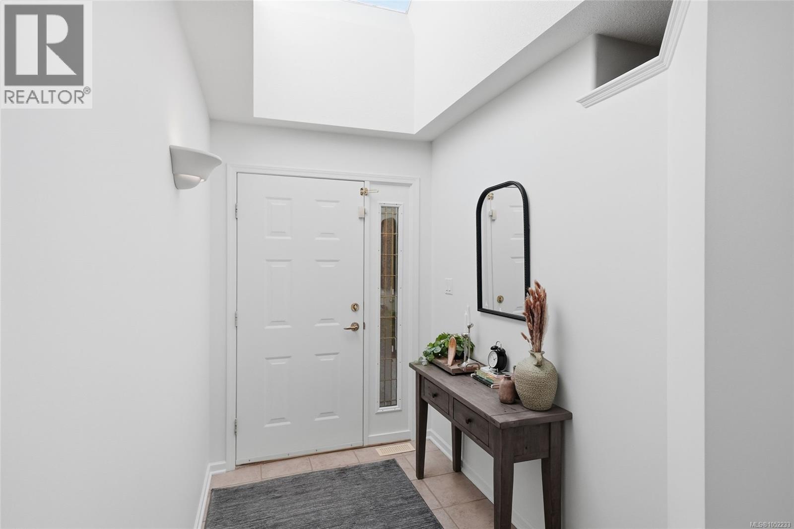 9 850 Arbutus St Property Photo 2