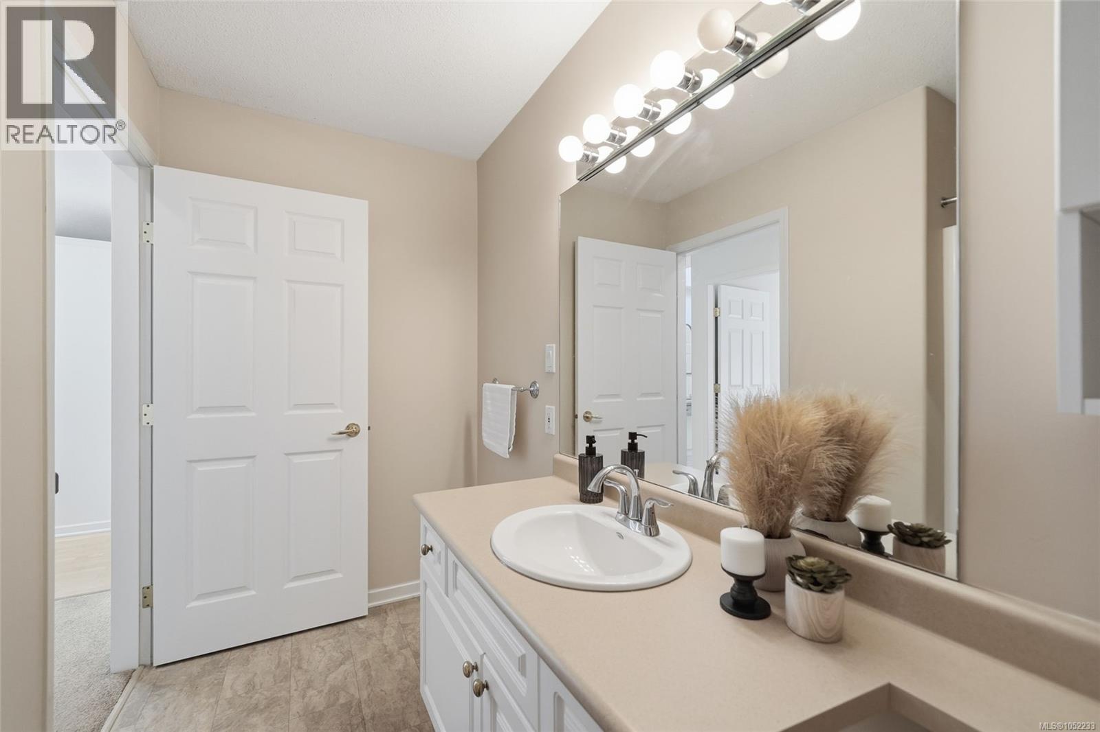 9 850 Arbutus St Property Photo 20