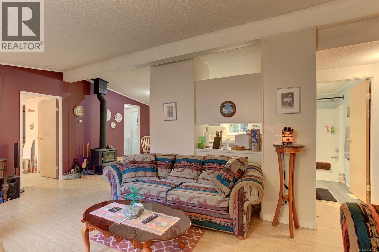 300 Lake Park Rd Property Photo 13
