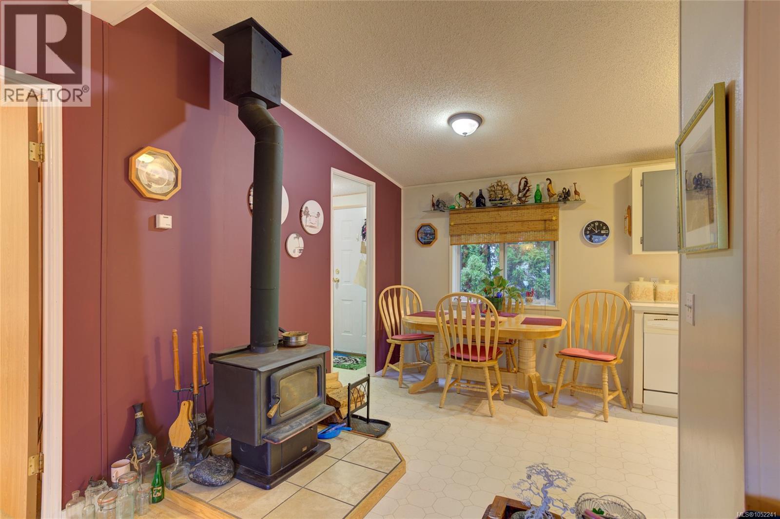 300 Lake Park Rd Property Photo 15