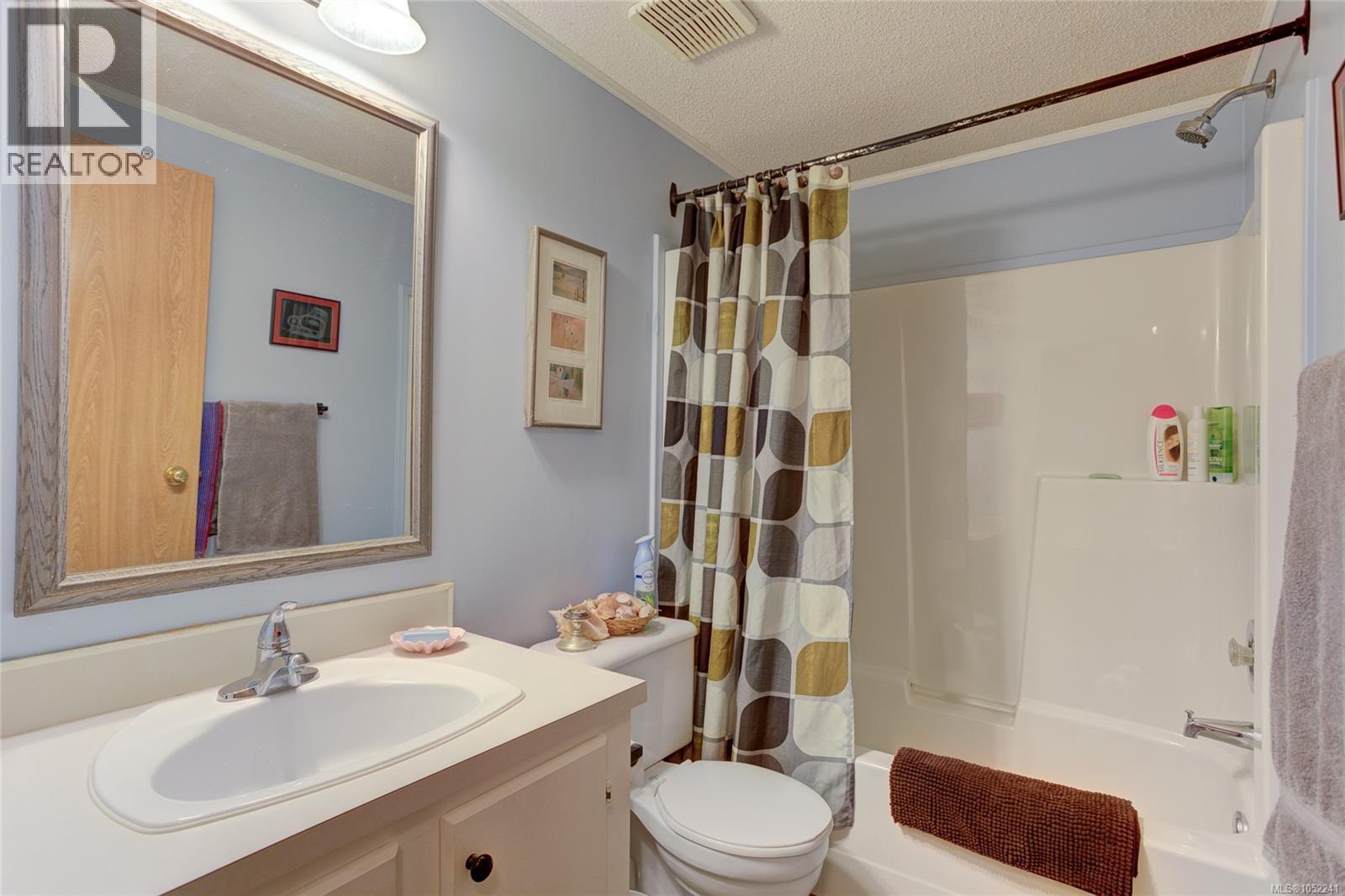 300 Lake Park Rd Property Photo 26