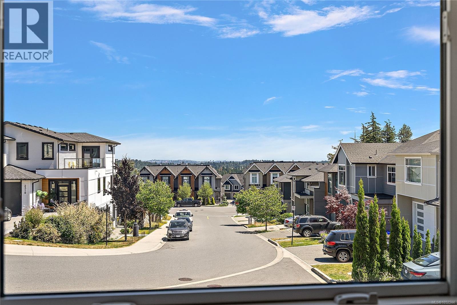 2331 Azurite Cres Property Photo 2
