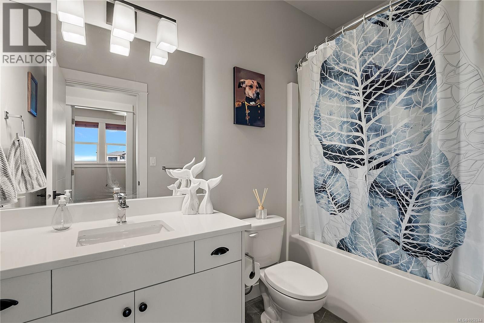 2331 Azurite Cres Property Photo 12