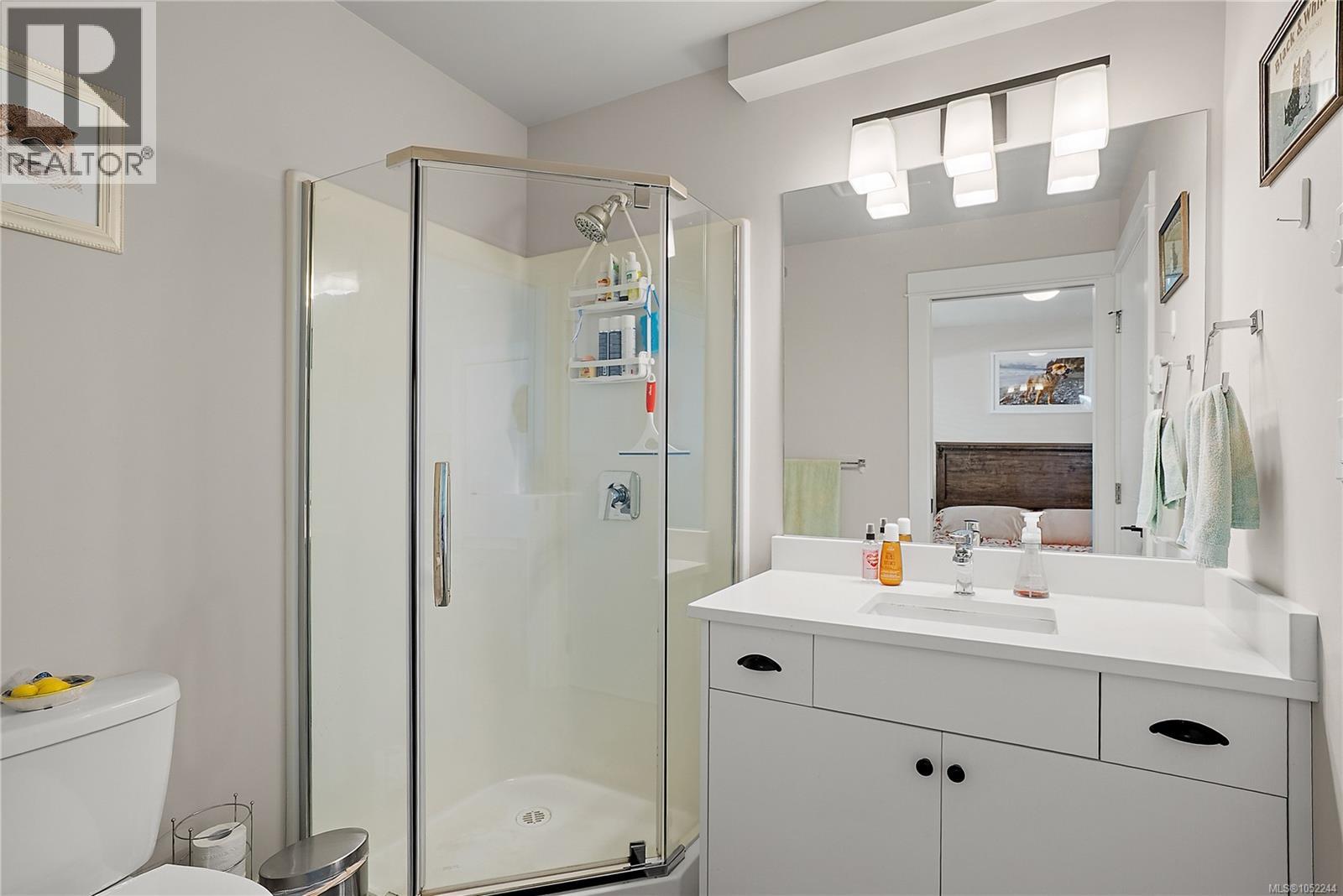 2331 Azurite Cres Property Photo 14
