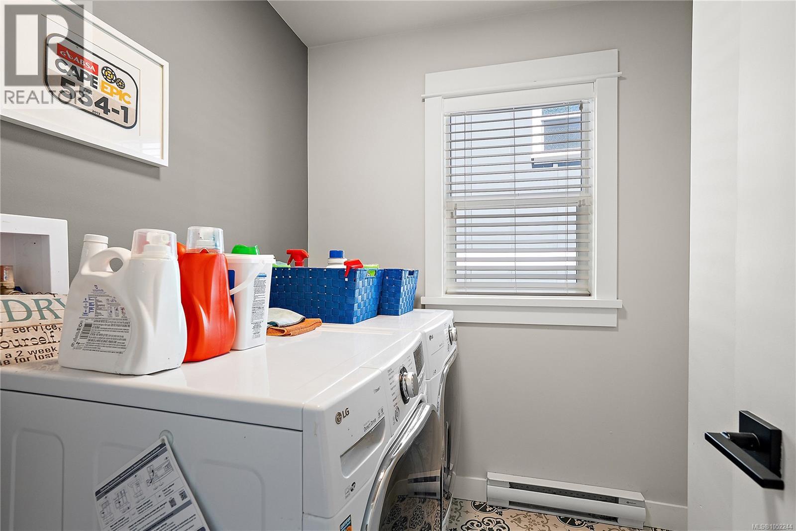 2331 Azurite Cres Property Photo 15