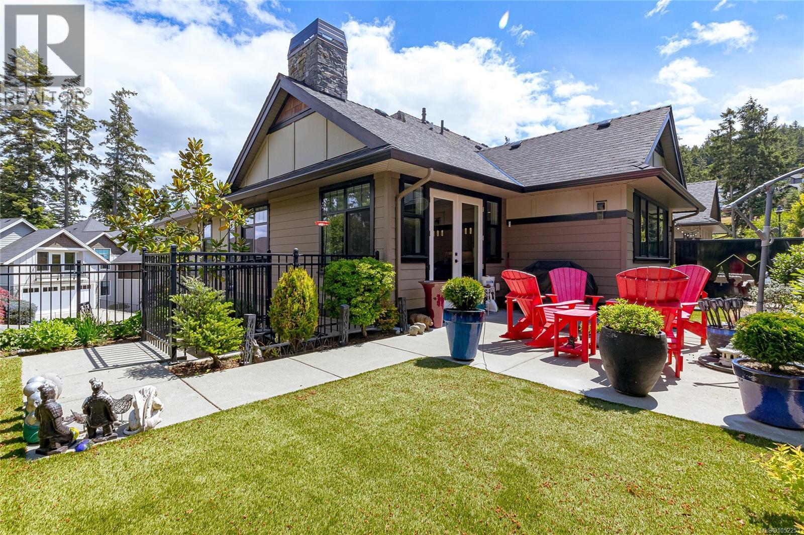 1307 Champions Crt Property Photo 11