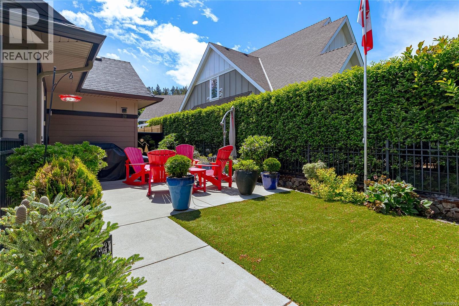 1307 Champions Crt Property Photo 35