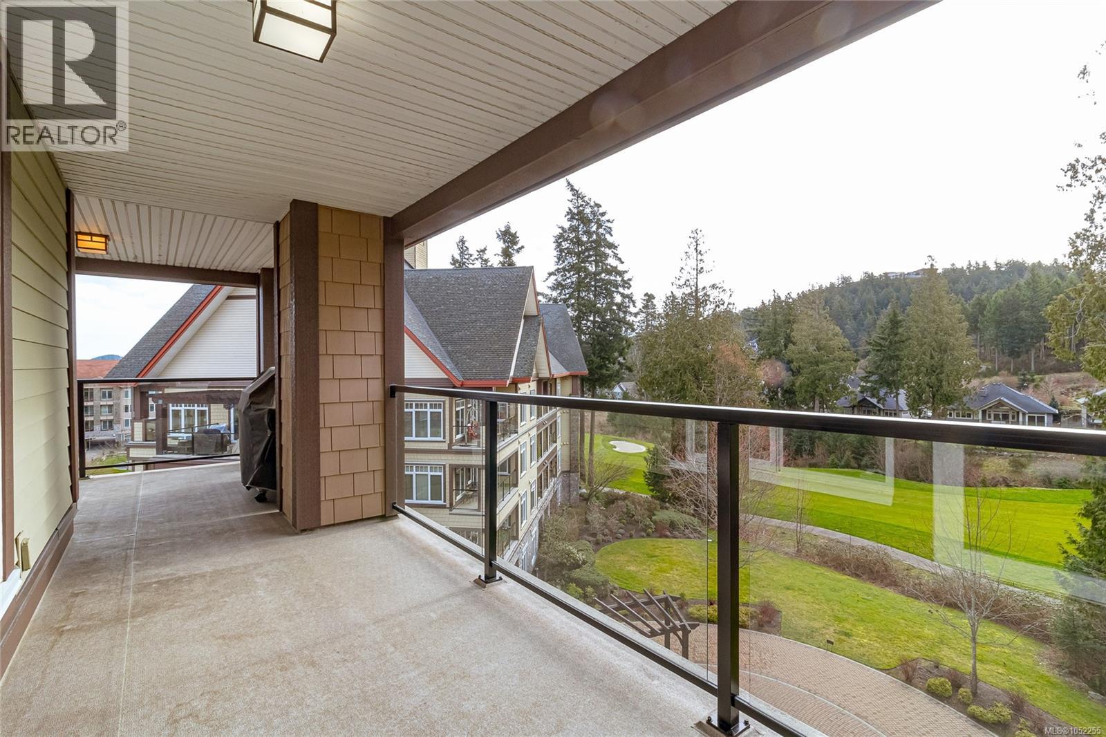 302 1395 Bear Mountain Pkwy Property Photo 4